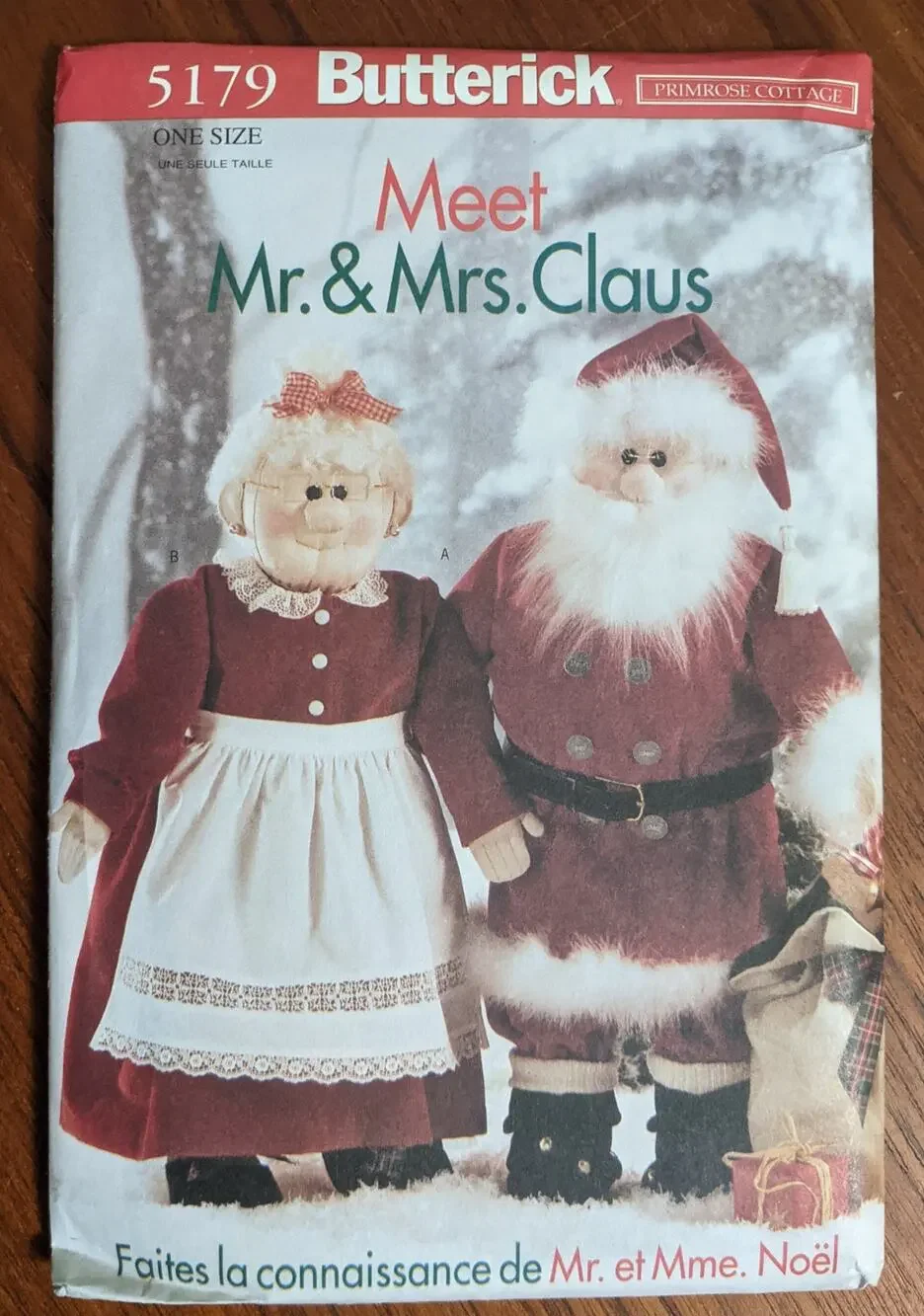 UNCUT Meet Mr. & Mrs. Claus Butterick Pattern 5179